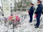 Следователи почтили память Героя Российской Федерации Марины Плотниковой