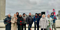 В День героев Отечества сотрудники театра возложили цветы в память о воинах - Драматический Театр им. А.В. Луначарского