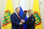 В День Конституции РФ губернатор Олег Мельниченко вручил пензенцам награды. Фоторепортаж
