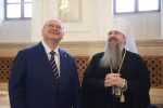 Олег Мельниченко осмотрел новые росписи Спасского кафедрального собора