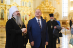 Олег Мельниченко осмотрел новые росписи Спасского кафедрального собора