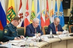 Олег Мельниченко поприветствовал участников окружной межведомственной комиссии по вопросам защиты населения и территорий от ЧС