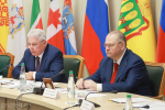 Олег Мельниченко поприветствовал участников окружной межведомственной комиссии по вопросам защиты населения и территорий от ЧС