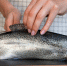 Выбираю горбушу всегда с икрой: мой метод нажатия работает безошибочно - радую домашних деликатесом и не переплачиваю ушлым продавцам - Progorod58.Ru