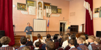 Специалисты Дома народного творчества провели для школьников урок мужества «Ты выстоял, великий Сталинград» - Министерство культуры и туризма