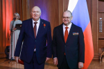 Олег Мельниченко вручил госнаграды выдающимся жителям Пензенской области