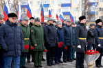 Олег Мельниченко возложил цветы к Монументу воинской и трудовой Славы в Пензе