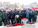Олег Мельниченко возложил цветы к Монументу воинской и трудовой Славы в Пензе