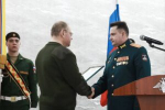 Олег Мельниченко вручил награды офицерам и сотрудникам ПАИИ