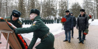 Олег Мельниченко вручил награды сотрудникам и курсантам Артиллерийского инженерного института в День защитника Отечества - SMI58.Ru