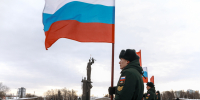 Губернатор возложил цветы к монументу воинской и трудовой Славы пензенцев - Представительство Правительства области при Правительстве РФ