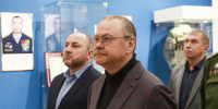 Олег Мельниченко осмотрел музейную экспозицию, посвященную пензенцам-участникам СВО - Пенза-Обзор