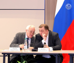 Олег Мельниченко и Ассоциация промышленников региона обсудили положение дел в отрасли. Как это было в лицах и образах