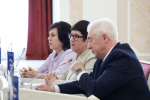 Олег Мельниченко выступил перед депутатами с отчетом о развитии региона в 2025 году