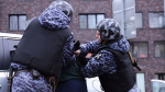 Росгвардейцы в Пензе задержали дебоширку, устроившую драку в баре на Кирова