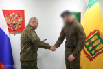 Олег Мельниченко вручил награды военнослужащим и росгвардейцам, несущим службу в зоне СВО