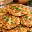 Оладьи из крабовых палочек с яйцами, сыром и сметаной: нежнее, чем горячие роллы, и очень вкусные - Progorod58.Ru