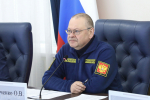 Олег Мельниченко поручил усилить взаимодействие муниципалитетов с правоохранителями по обеспечению общественной безопасности
