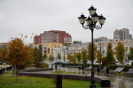 Коммунальные службы откачивают воду у ТЦ на проспекте Строителей в Пензе