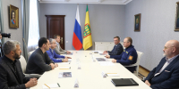 Олег Мельниченко обсудил с Наумом Бабаевым реализацию инвестпроектов - Представительство Правительства области при Правительстве РФ