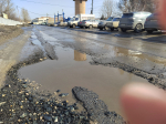 В Пензенской области дорогу у плотины в Ивановке начало подмывать водой