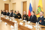 Олег Мельниченко провел встречу с финалистами проекта «Герои Пензенского края»