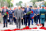 Олег Мельниченко почтил память погибших в Великой Отечественной войне. Фоторепортаж