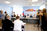 Олег Мельниченко стал первым кандидатом на предстоящих выборах губернатора. Фоторепортаж из Избиркома