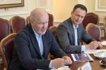 Олег Мельниченко и Роман Троценко обсудили инвестпроект по строительству животноводческого комплекса