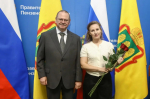 Олег Мельниченко вручил награды лучшим работникам торговли