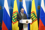 Олег Мельниченко вручил награды лучшим работникам торговли