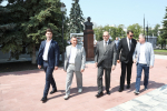Губернатор Олег Мельниченко возглавил церемонию награждения строителей