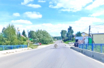 Один пропустил,  вторая чуть не переехала