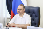 Олег Мельниченко: с начала года в медучреждения региона трудоустроились более 100 молодых специалистов
