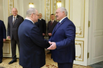 Олег Мельниченко поздравил президента Беларуси с днем рождения
