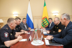 Олег Мельниченко и Игорь Авдеев обсудили усиление антитеррористической защищенности транспортных объектов региона