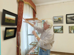 В Губернаторском доме завершаются последние приготовления к открытию масштабной выставки «Молодежная»