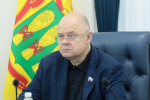 Губернатор поручил внедрять формат работы Семейных МФЦ во всех муниципалитетах региона